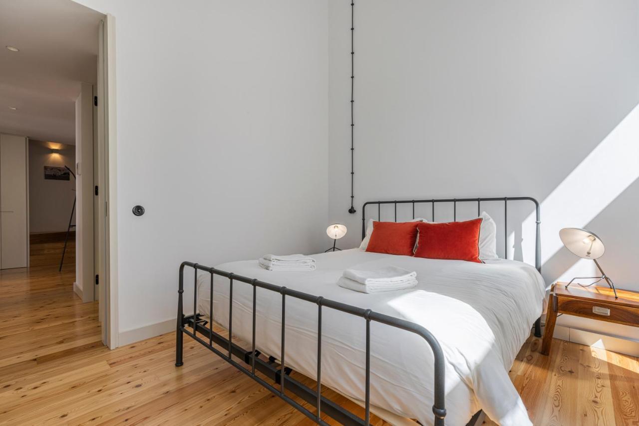 Glamorous 3Bdr Apartment In City Center By Lovelystay ลิสบอน ภายนอก รูปภาพ